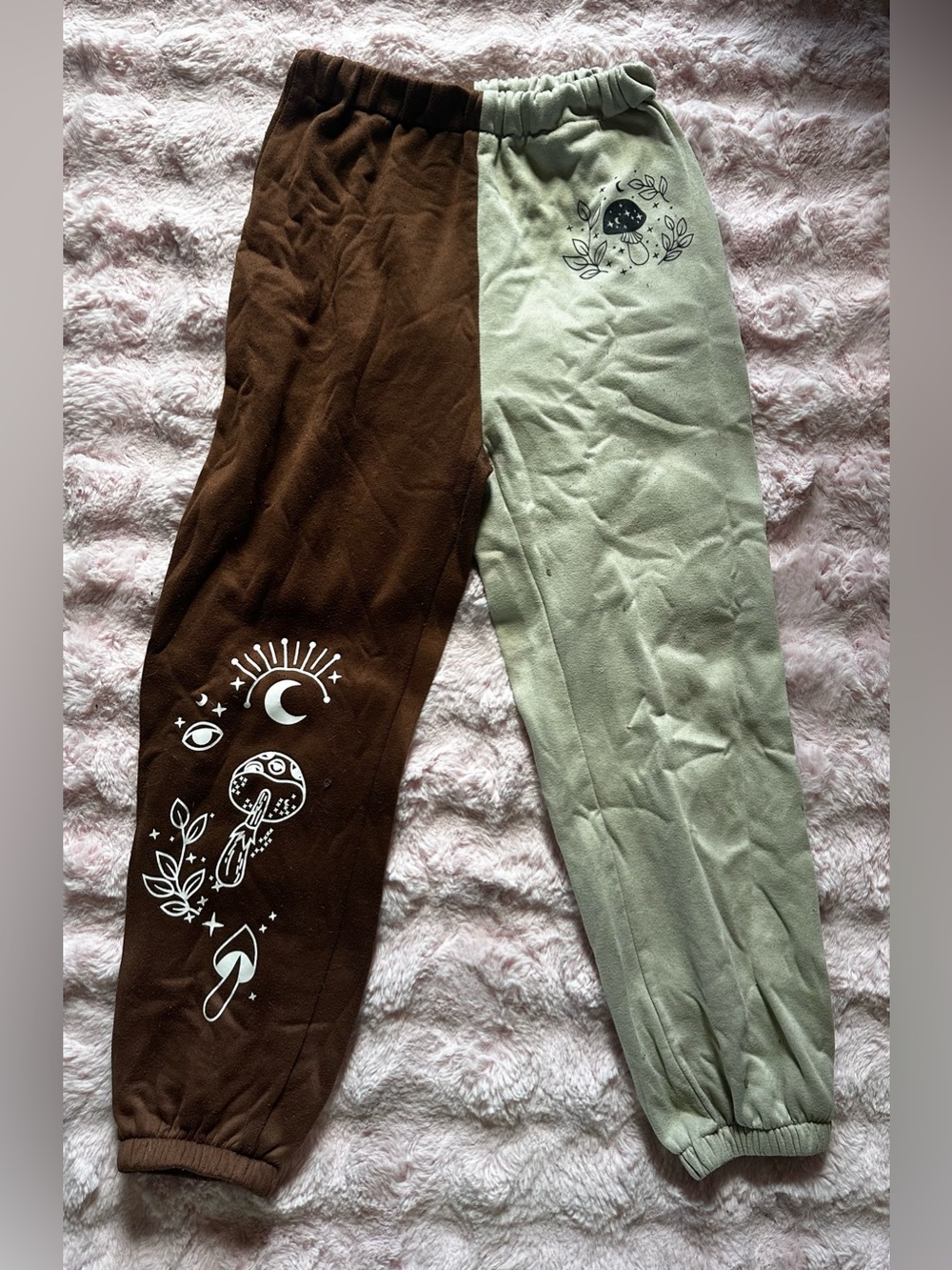 Two-Tone Mushroom Sweat Pants